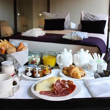 Radisson Blu Hotel, Prado 4*
