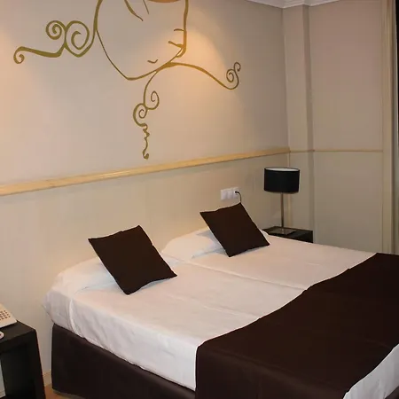 Hotel Feria De 4*