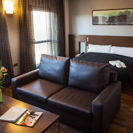 Hotell Tach Airport 4*