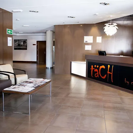 Tach Airport Hotell 4*
