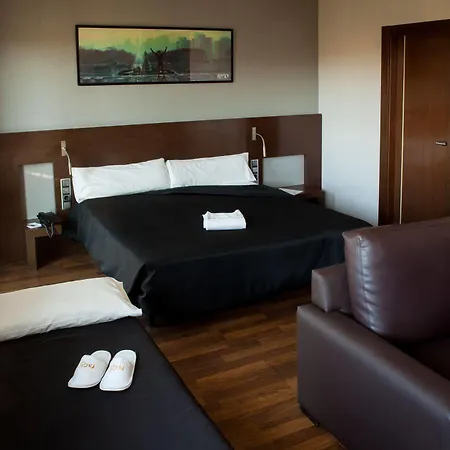 Hotell Tach Airport Madrid