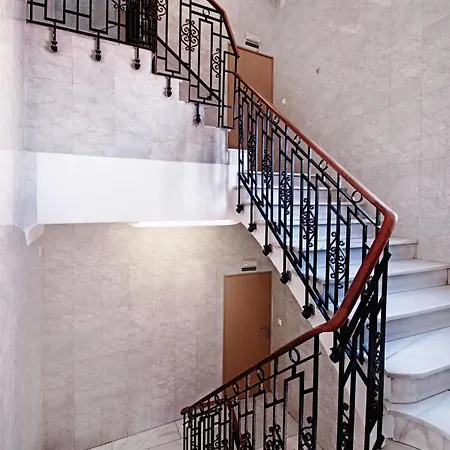 Madrisol Hotel 2*
