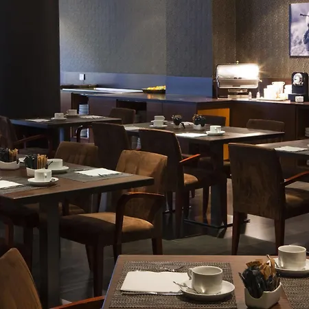 Hotel Ac Carlton By Marriott