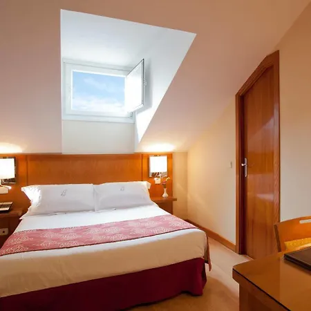 Ateneo Puerta Del Sol Otel