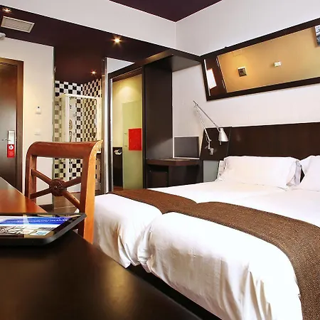 Avenida Gran Via Hotell Madrid