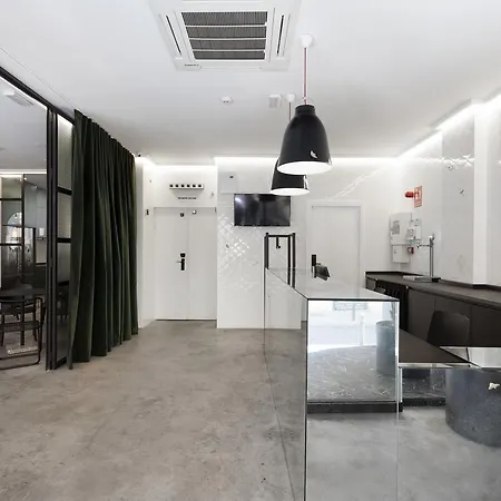 2060 The Newton Ostello Madrid