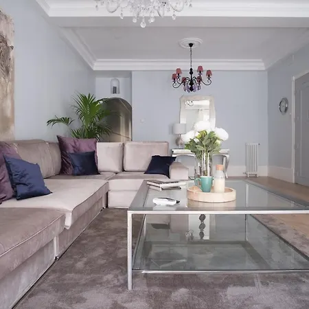 220m² 4 Slaapkamer, 3 Privé Badkamer In Salamanca * Madrid