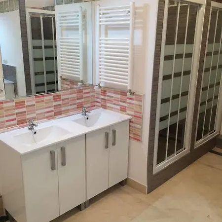 Arguelles 58 Apartment