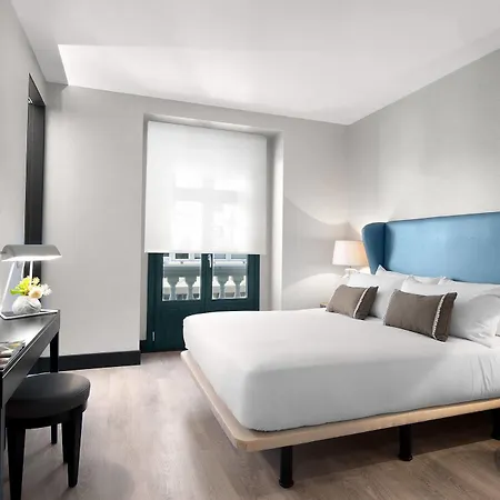 One Shot Luchana Hotel
