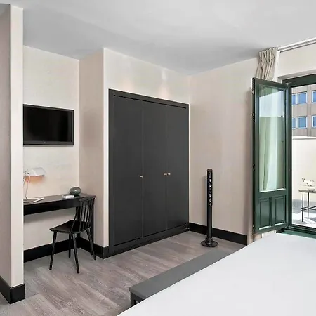 One Shot Luchana Hotel 4*