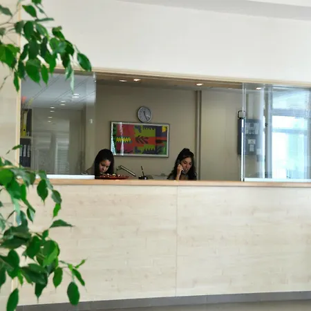 Residencia Universitaria Resa Erasmo Appartement *