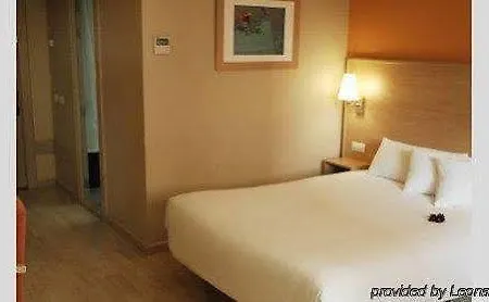 Hotel Travelodge Torrelaguna Madryt