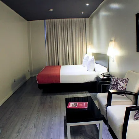 Viena Plaza De Espana Aparthotel 3*