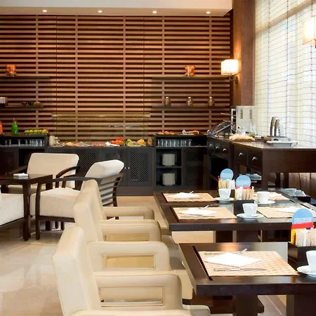 Hotel Catalonia El Retiro 4*
