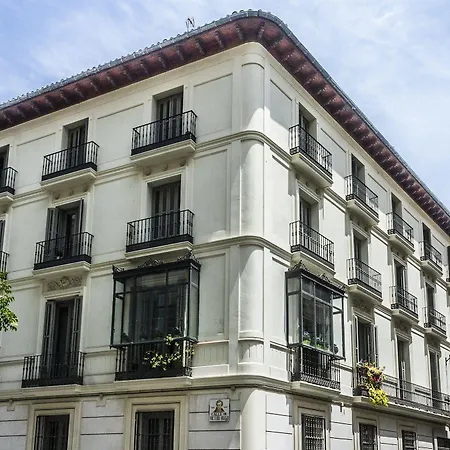 Gran Via Suites Hotel *