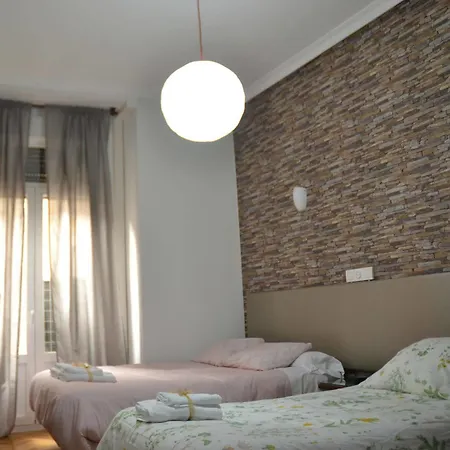 Guest house Hispano Gran Via 2*