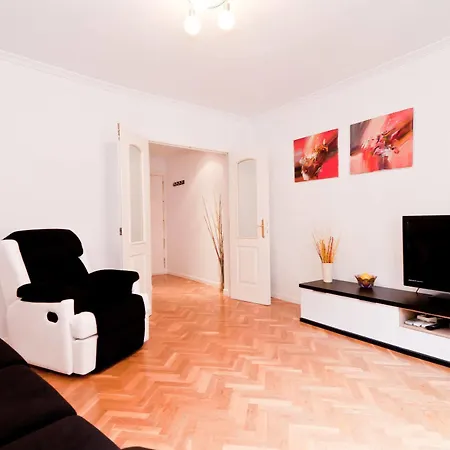 Apartamento Esparteros Apartment *