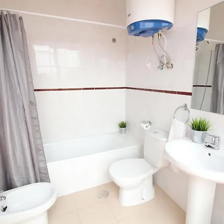 L&h Plaza Santa Ana Appartement