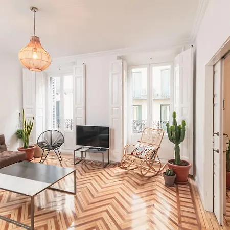 Fuencarral Apartment *
