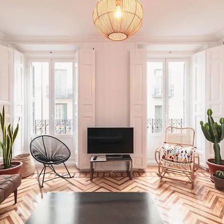Fuencarral Apartment