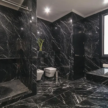 Fuencarral Apartment