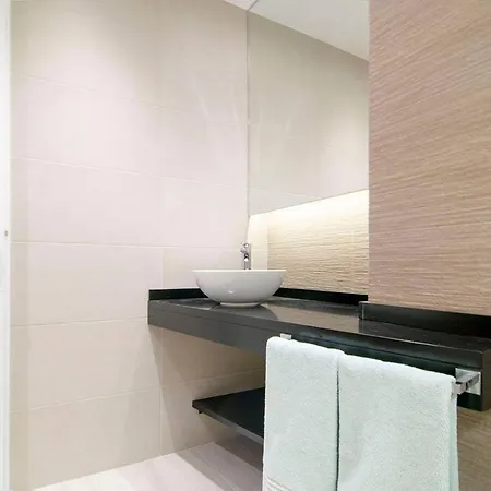 Apartment Beautiful Next To Santiago Bernabeu By Batuecas