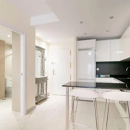 Apartment Beautiful Next To Santiago Bernabeu By Batuecas