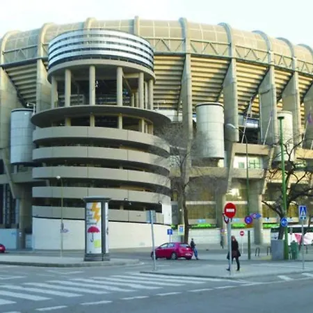 Beautiful Next To Santiago Bernabeu By Batuecas *