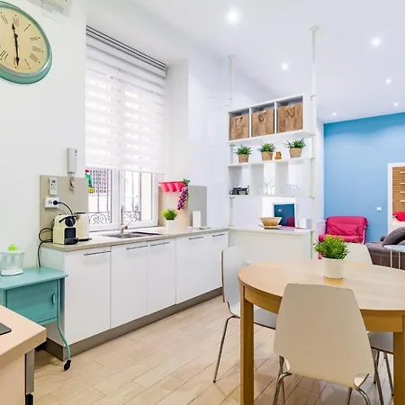 Plaza Del Callao Ii Apartment *