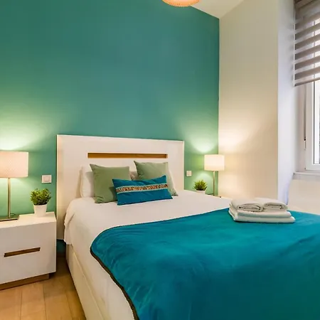 Plaza Del Callao Ii Apartment *
