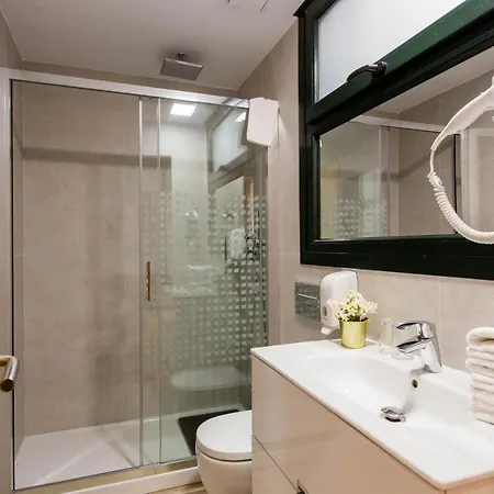 Cervelo Guest house 2*