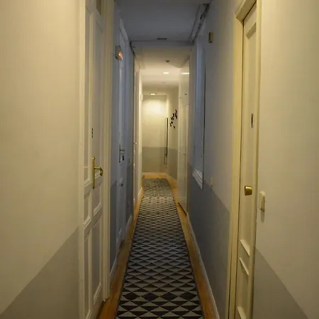 Alvaro Residencia Guest house Madrid