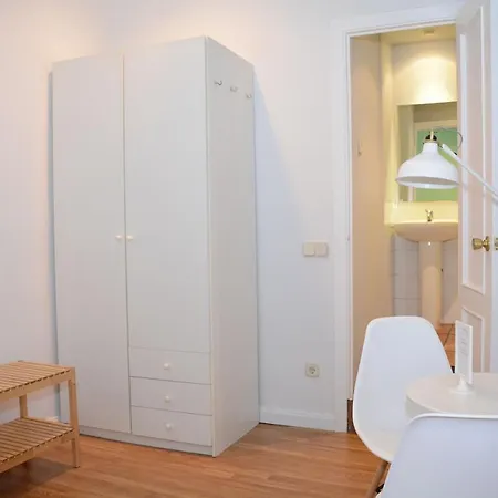 Alvaro Residencia 3* Madrid