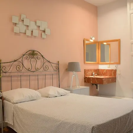 Alvaro Residencia Guest house 3*