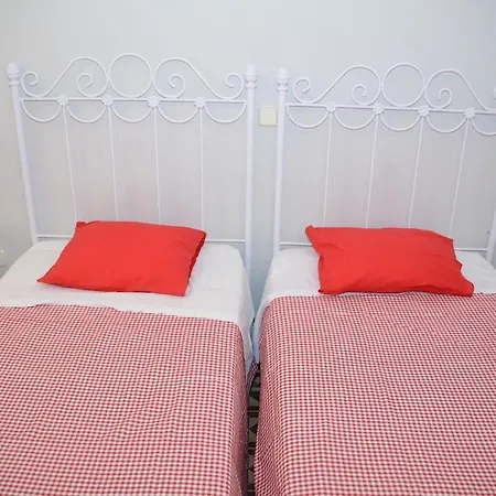 Alvaro Residencia 3* Madrid