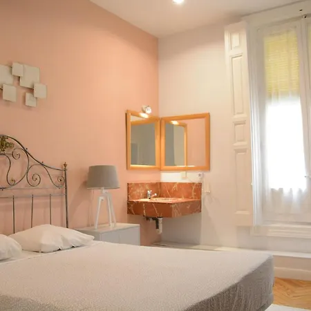 Alvaro Residencia Guest house Madrid