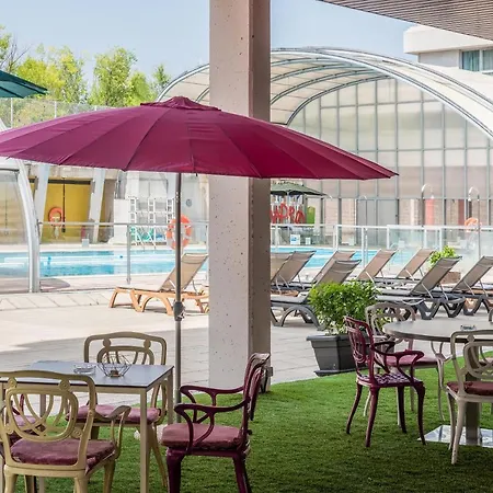 Aparthotel Airport Suites, Affiliated By Melia 2*