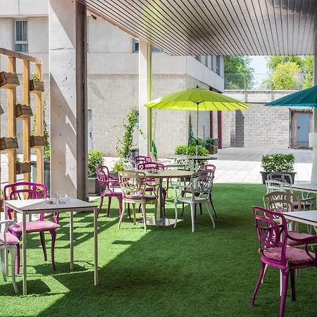 Airport Suites, Affiliated By Melia Aparthotel 2*