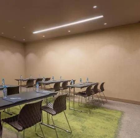 Aravaca Village Hotel Madryt