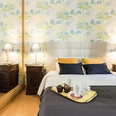 Gomez De Mora Apartment