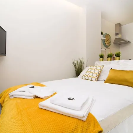 Apartment Modern In Embajadores Street By Batuecas *
