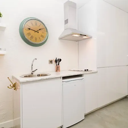Apartment Modern In Embajadores Street By Batuecas