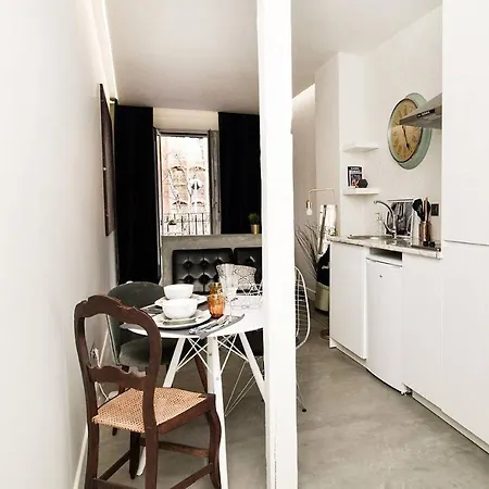 Modern In Embajadores Street By Batuecas Apartment