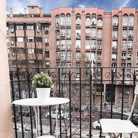 Modern In Embajadores Street By Batuecas Apartment