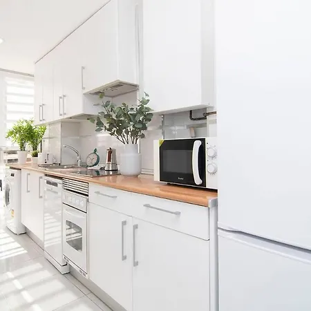 Apartment Sunny At The Foot Of Royal Palace By Batuecas Madrid