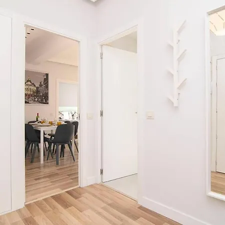 Apartment Sunny At The Foot Of Royal Palace By Batuecas Madrid