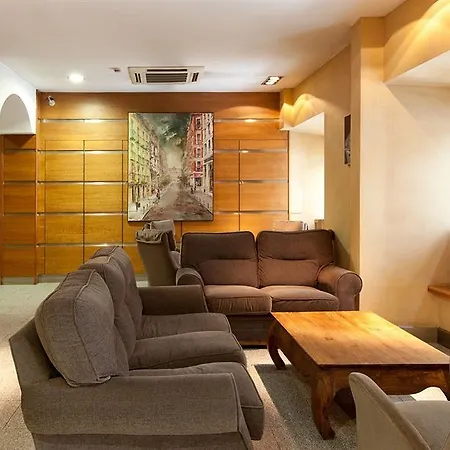 Ateneo Puerta Del Sol Otel