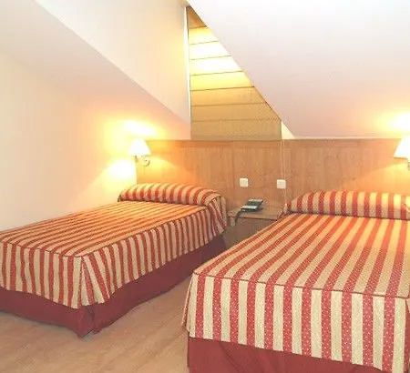 Ateneo Puerta Del Sol Otel 3*