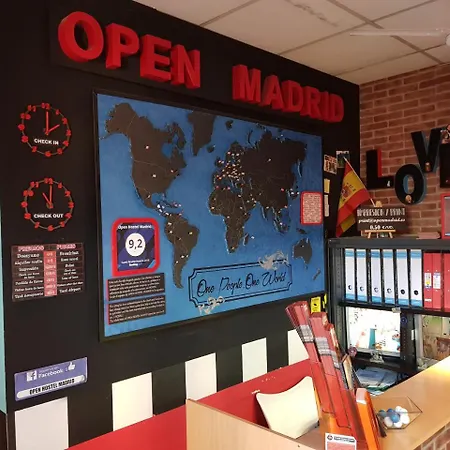 Gran Via Open Hostel *