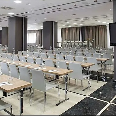 Nh Ribera Del Manzanares Hotel 4*